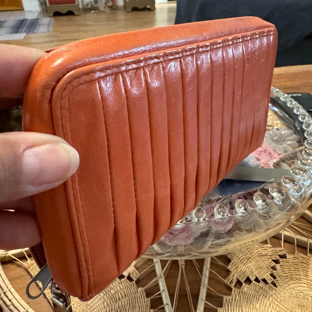 Hobo coral pleated leather Wallet